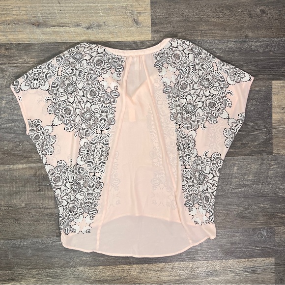 Carmen pink floral blouse top shirt size medium M B173 - Picture 3 of 3